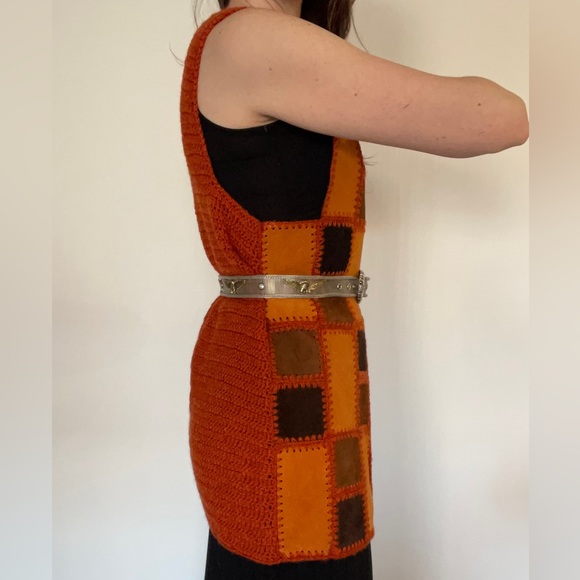 70’s suede and crochet patchwork vest - Picture 6 of 14